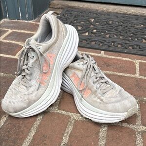 Bondi 8 Hoka Athletic Shoes Gray and Peach with Cushioned Midsole